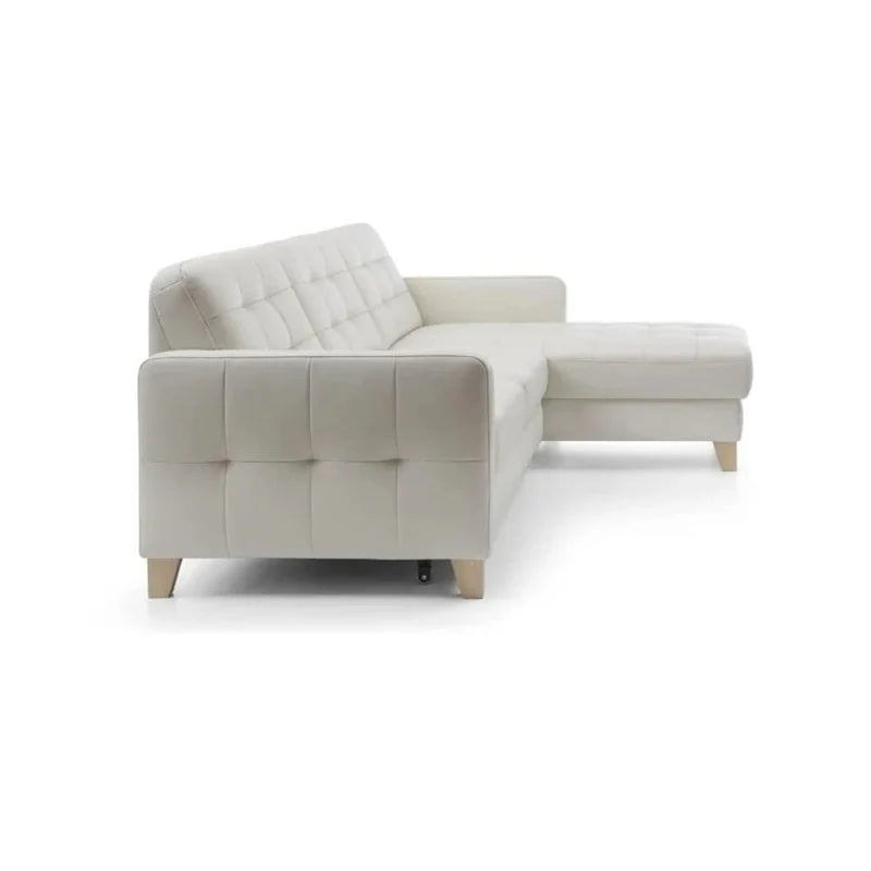 This right-facing L-shape couch blends Nordic minimalism with everyday comfort.