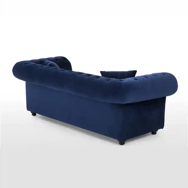 This Oslo set of sofa combines the timeless charm of a chesterfield sofa with the plush elegance of velvet upholstery.